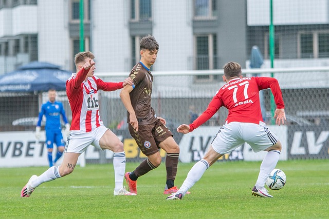 天空体育：曼联预计将向莱比锡正式报价谢什科