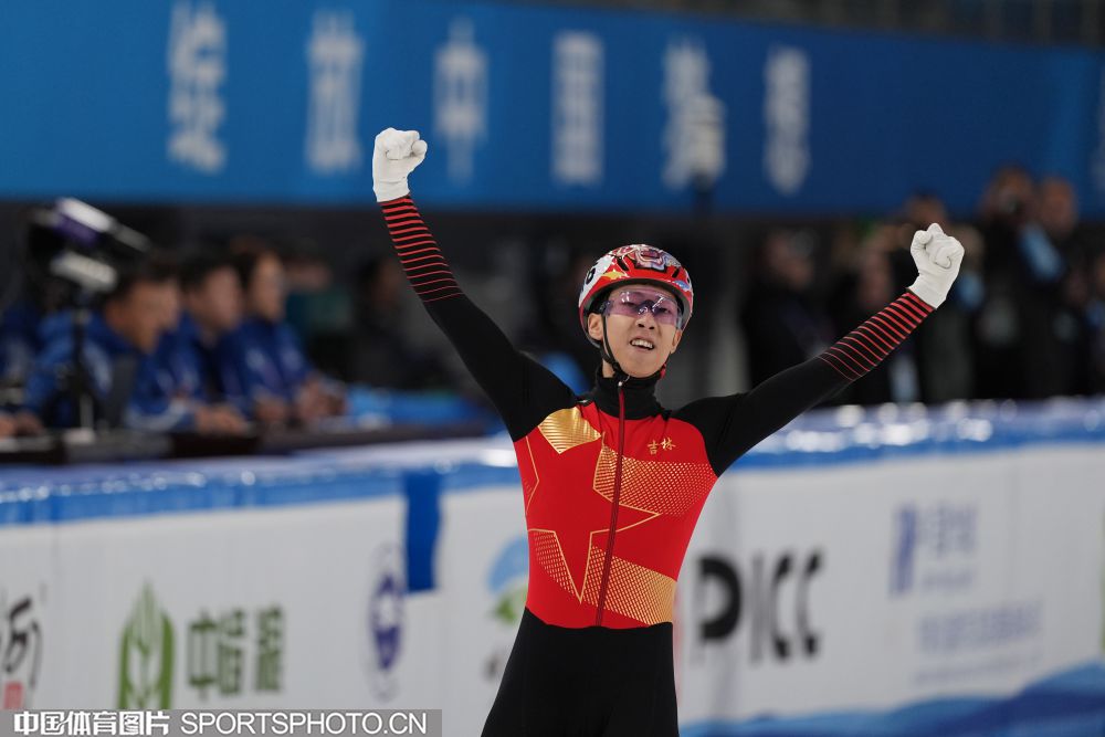 2025粤港澳大湾区慈善网球友谊赛举办